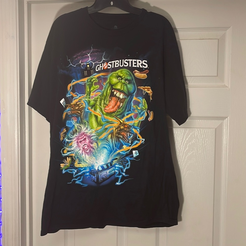 HHN 4 shirt bundle for 20$🖤(Including Ghostbuster back of house t-shirt)
